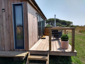 Cleeves Cabins Ailsa Luxury Lodge with hot tub